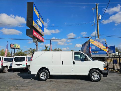 Used 2019 Chevrolet Express 2500 image 3