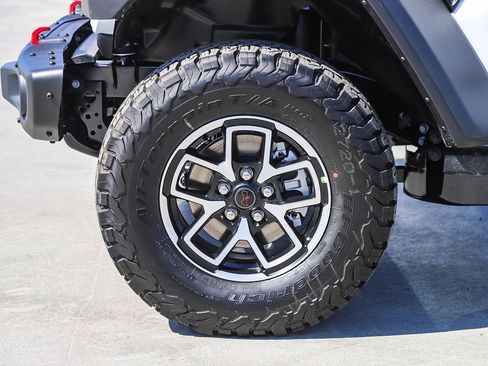 New 2026 Jeep Wrangler Rubicon w/ Steel Bumper Group image 11