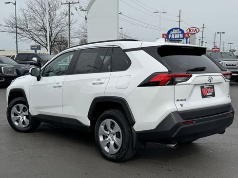 Used 2021 Toyota RAV4 LE image 17