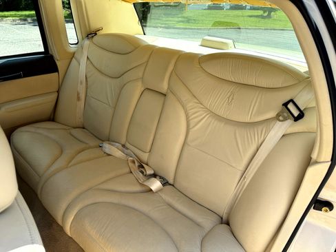 Used 1996 Lincoln Town Car Cartier image 13