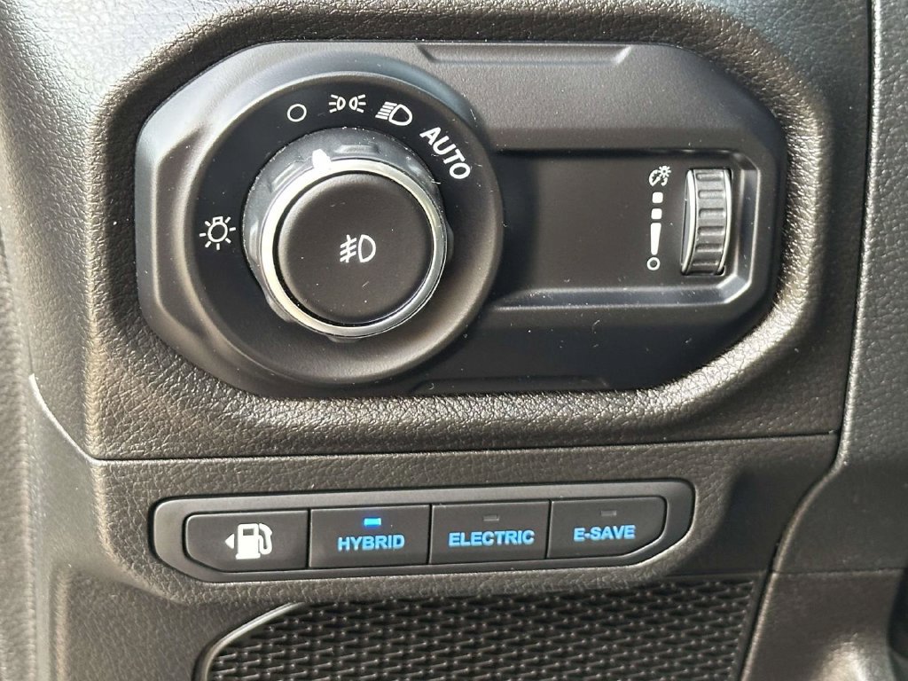 Used 2024 Jeep Wrangler Unlimited AWD/4WD image 28