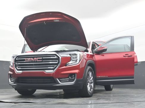 Used 2023 GMC Terrain SLT w/ Tech Package FWD image 42