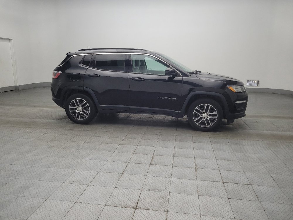 Used 2019 Jeep Compass Latitude FWD image 11