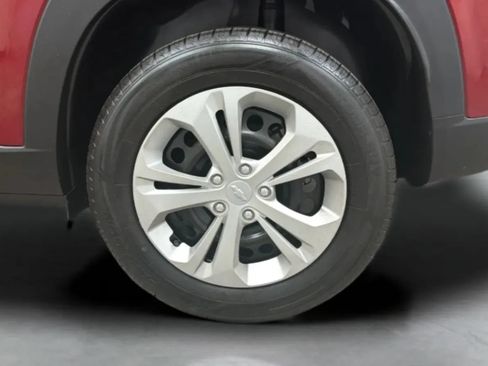 Used 2025 Chevrolet Trax LS FWD image 26