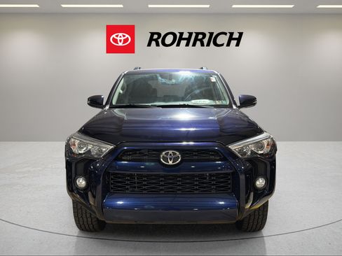Used 2019 Toyota 4Runner SR5 Premium AWD/4WD image 2