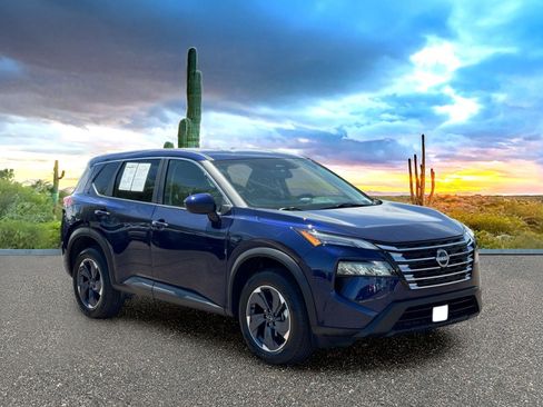 Used 2025 Nissan Rogue SV FWD image 6