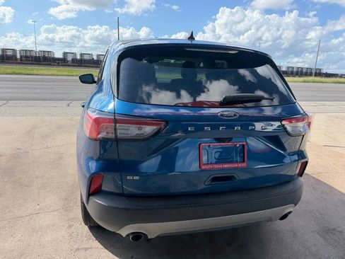 Used 2022 Ford Escape SE FWD image 9