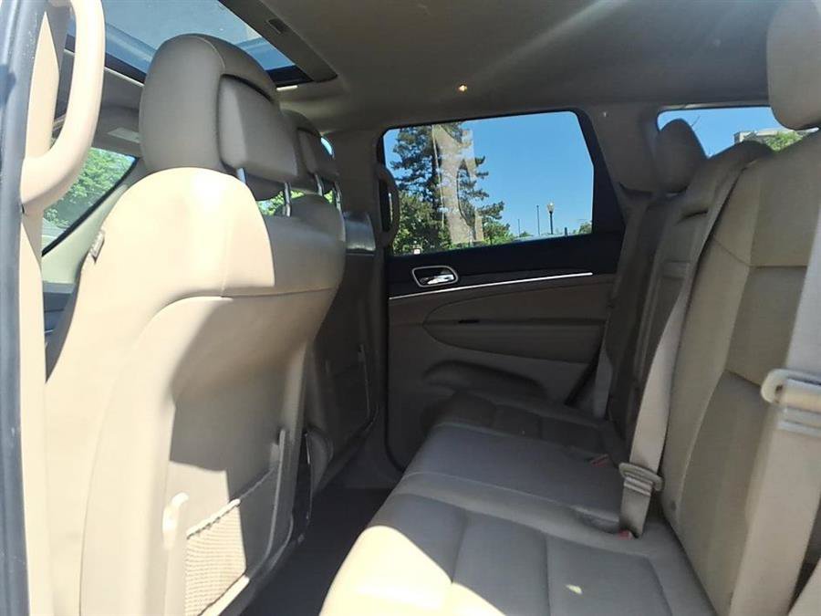 Used 2021 Jeep Grand Cherokee Limited AWD/4WD image 12