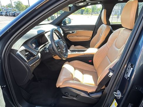 Used 2025 Volvo XC90 T8 Ultra w/ Protection Package Premier AWD/4WD image 24