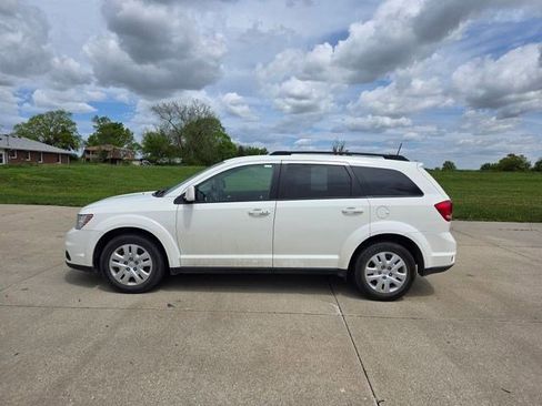 Used 2019 Dodge Journey SE w/ Connectivity Group FWD image 5