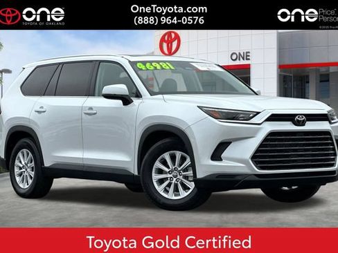 Used 2025 Toyota Grand Highlander AWD image 1