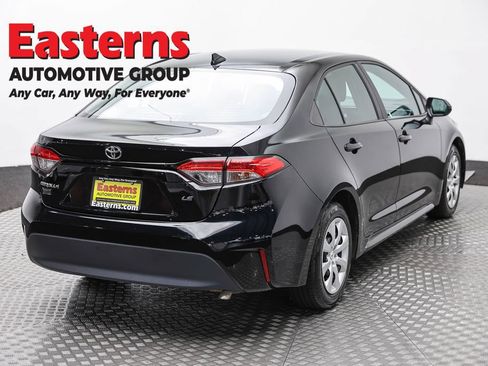 Used 2024 Toyota Corolla LE FWD image 5