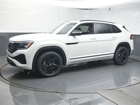 New 2026 Volkswagen Atlas Cross Sport SEL R-Line image 4