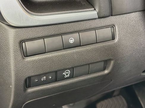 Certified 2023 Nissan Rogue SV AWD/4WD image 15