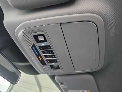 Used 2022 Ford Explorer XLT w/ Equipment Group 202A RWD image 35