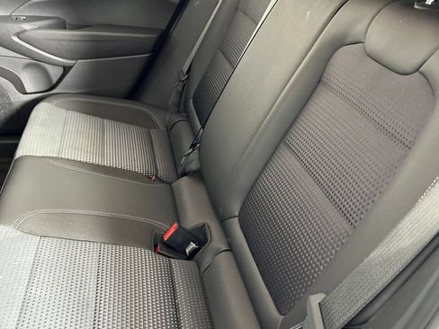 Used 2025 Chevrolet Trax LT w/ LT Convenience Package FWD image 17