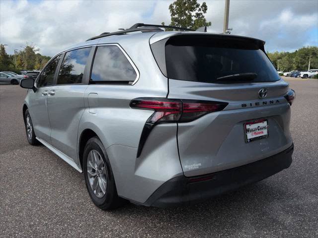 Certified 2022 Toyota Sienna LE FWD image 4