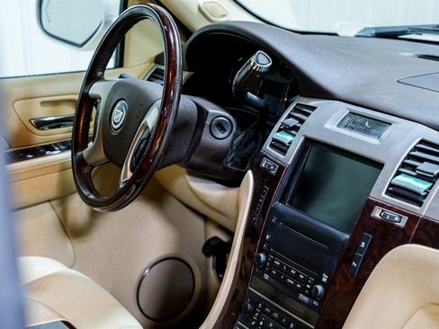 Used 2007 Cadillac Escalade EXT w/ Information Package image 23