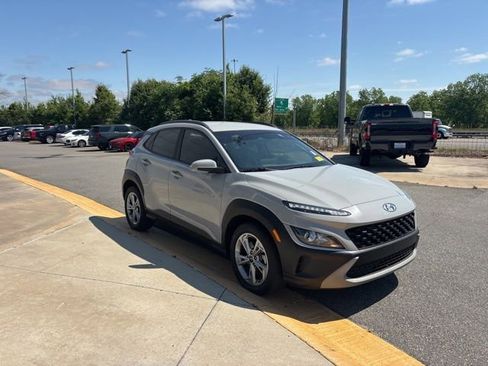 Used 2023 Hyundai Kona SEL AWD/4WD image 7