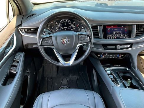Used 2023 Buick Enclave Premium image 4