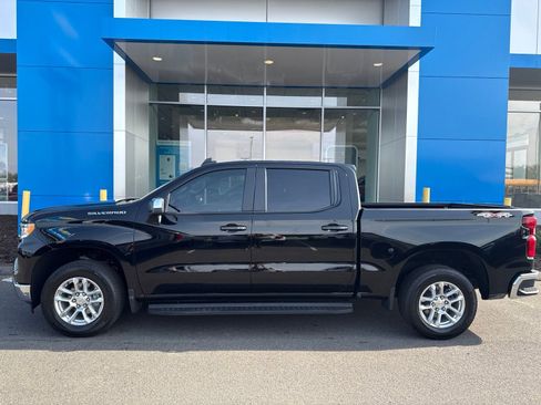 Used 2025 Chevrolet Silverado 1500 LT w/ Convenience Package II AWD/4WD image 9