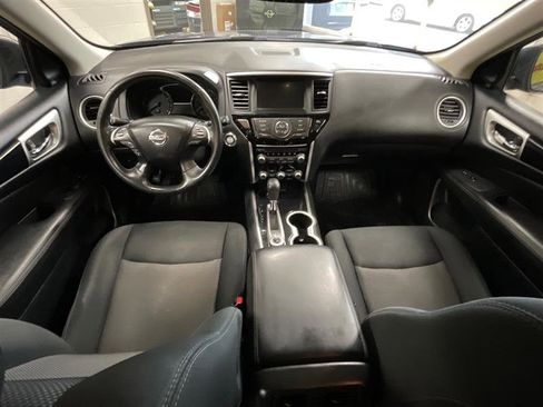 Used 2019 Nissan Pathfinder SV AWD/4WD image 11