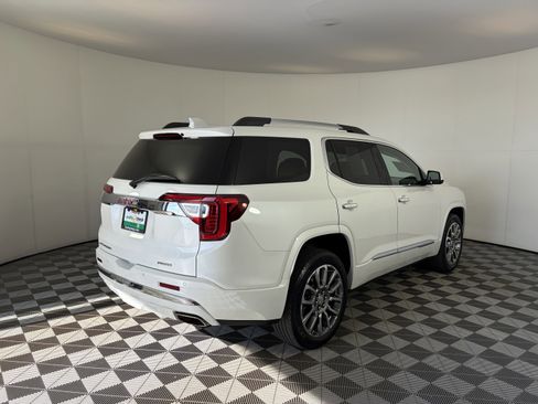 Used 2022 GMC Acadia Denali w/ Denali Ultimate Package AWD/4WD image 10