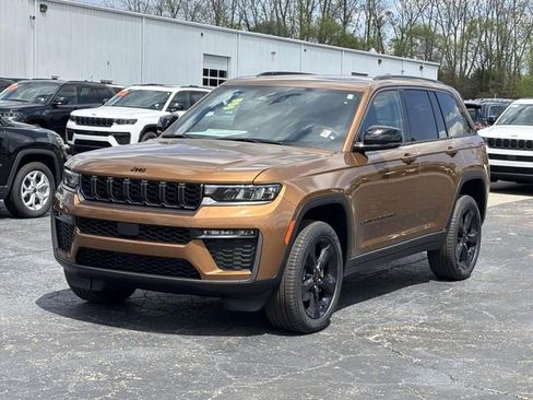 New 2026 Jeep Grand Cherokee Limited w/ Limited Altitude Package AWD/4WD image 29