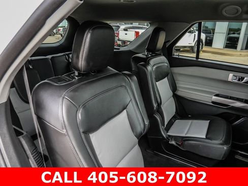 Used 2023 Ford Explorer XLT w/ Equipment Group 202A RWD image 39