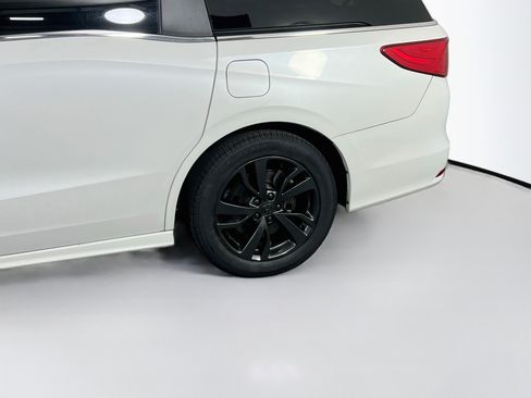 Used 2023 Honda Odyssey Touring image 32