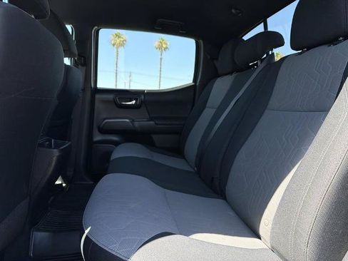 Used 2022 Toyota Tacoma TRD Off-Road w/ Technology Package RWD image 19
