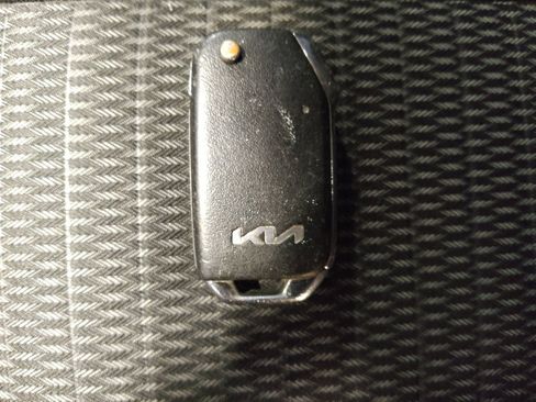 Used 2023 Kia Sorento LX FWD image 32