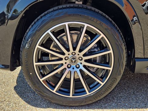 New 2026 Mercedes-Benz GLS 580 4MATIC image 11