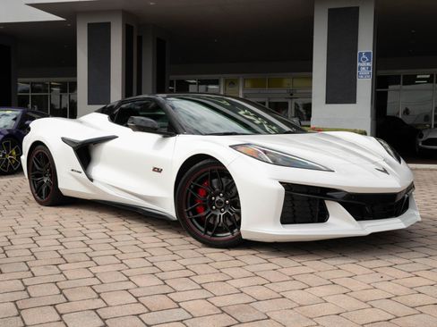 Used 2023 Chevrolet Corvette Z06 RWD image 14