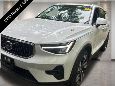 Used 2024 Volvo XC40 B5 Plus w/ Protection Package Premier AWD/4WD image 2
