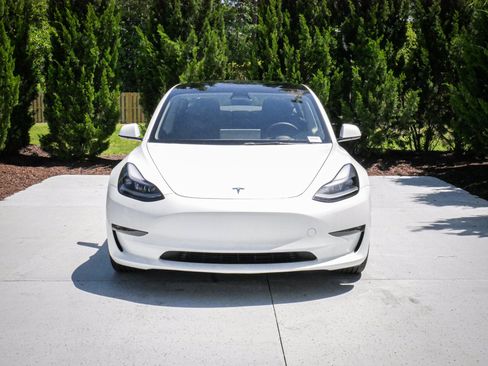Used 2022 Tesla Model 3 Long Range AWD/4WD image 3