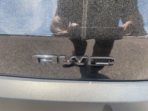 Used 2023 GMC Acadia SLT w/ Elevation Edition AWD/4WD image 14