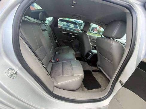 Used 2018 Chevrolet Impala LT FWD image 12