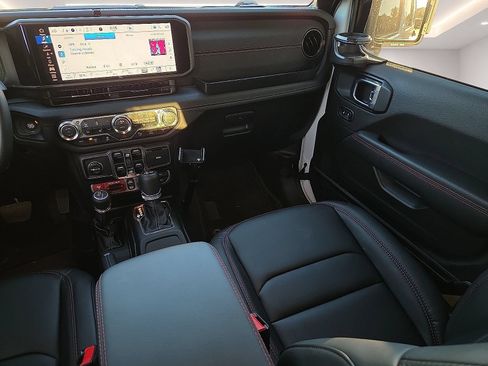 Used 2026 Jeep Wrangler Unlimited Rubicon 392 w/ Quick Order Package 27X Moab AWD/4WD image 12