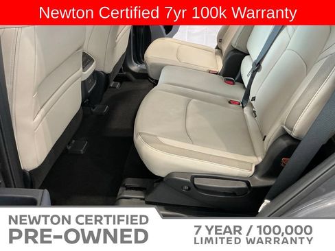 Used 2025 Nissan Pathfinder SL AWD/4WD image 19