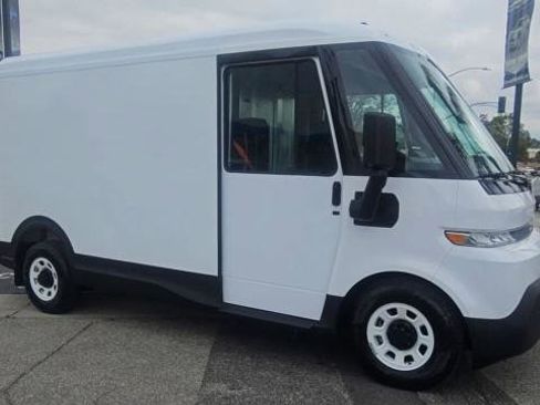 New 2025 Chevrolet Brightdrop 400 w/ Power Door Package AWD/4WD image 2
