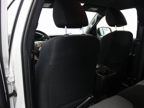 Used 2021 Toyota Tacoma TRD Off-Road w/ Technology Package image 19