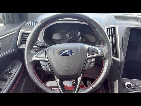 Used 2022 Ford Edge ST-Line image 18