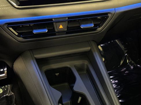 New 2026 Volkswagen Tiguan SE R-Line AWD/4WD image 19