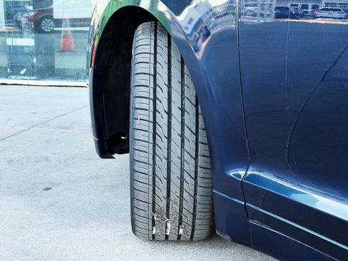 Used 2017 Lincoln MKZ Premiere image 54