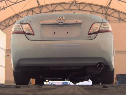 Used 2011 Toyota Camry Hybrid FWD image 7