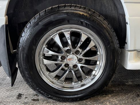 Used 2004 GMC Yukon XL Denali image 11