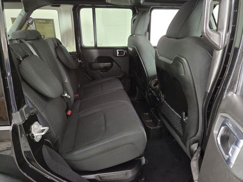 Certified 2025 Jeep Wrangler Unlimited Rubicon 4xe w/ Convenience Group image 32