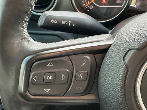 Used 2022 Jeep Gladiator Sport image 35