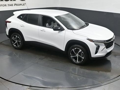 New 2026 Chevrolet Trax RS image 16